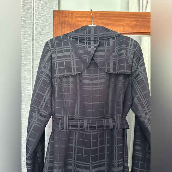 Beautiful work/ rain jacket - Picture 8 of 9